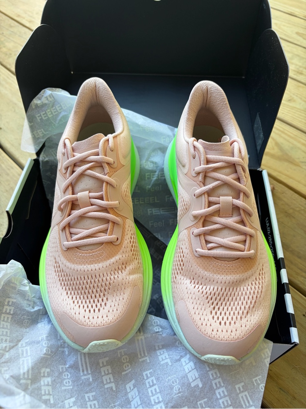 NIB Lululemon size 7 Breathable Pink & Neon Green Women's Running Sneakers - Picture 3 of 10